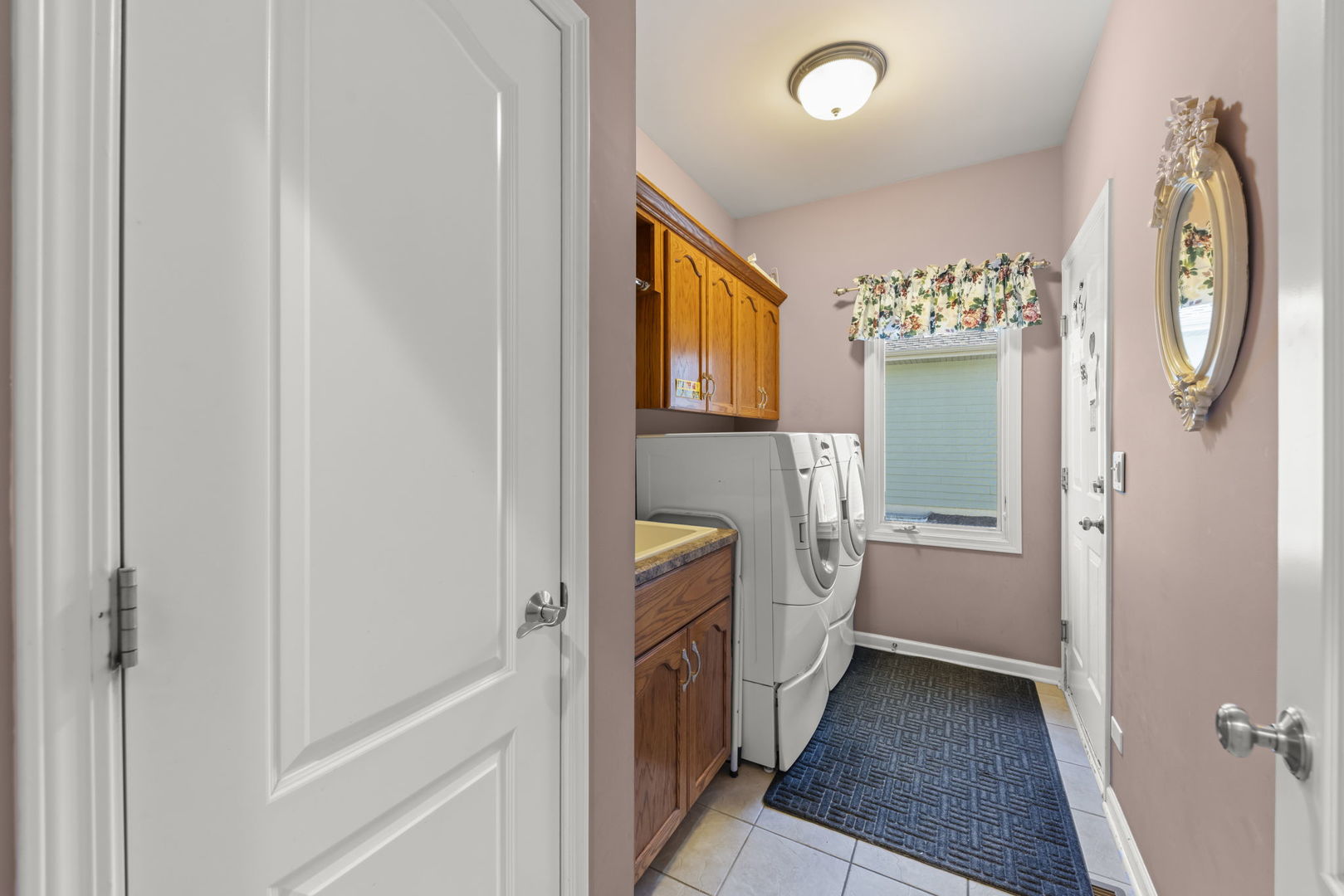 674 Friar Drive, Aurora, IL 60505