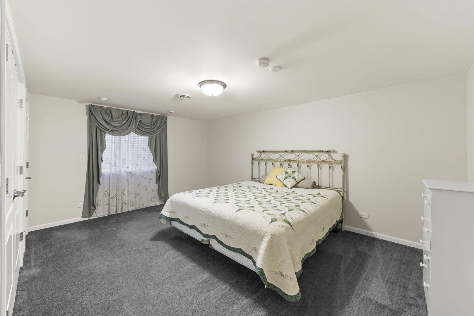 674 Friar Drive, Aurora, IL 60505