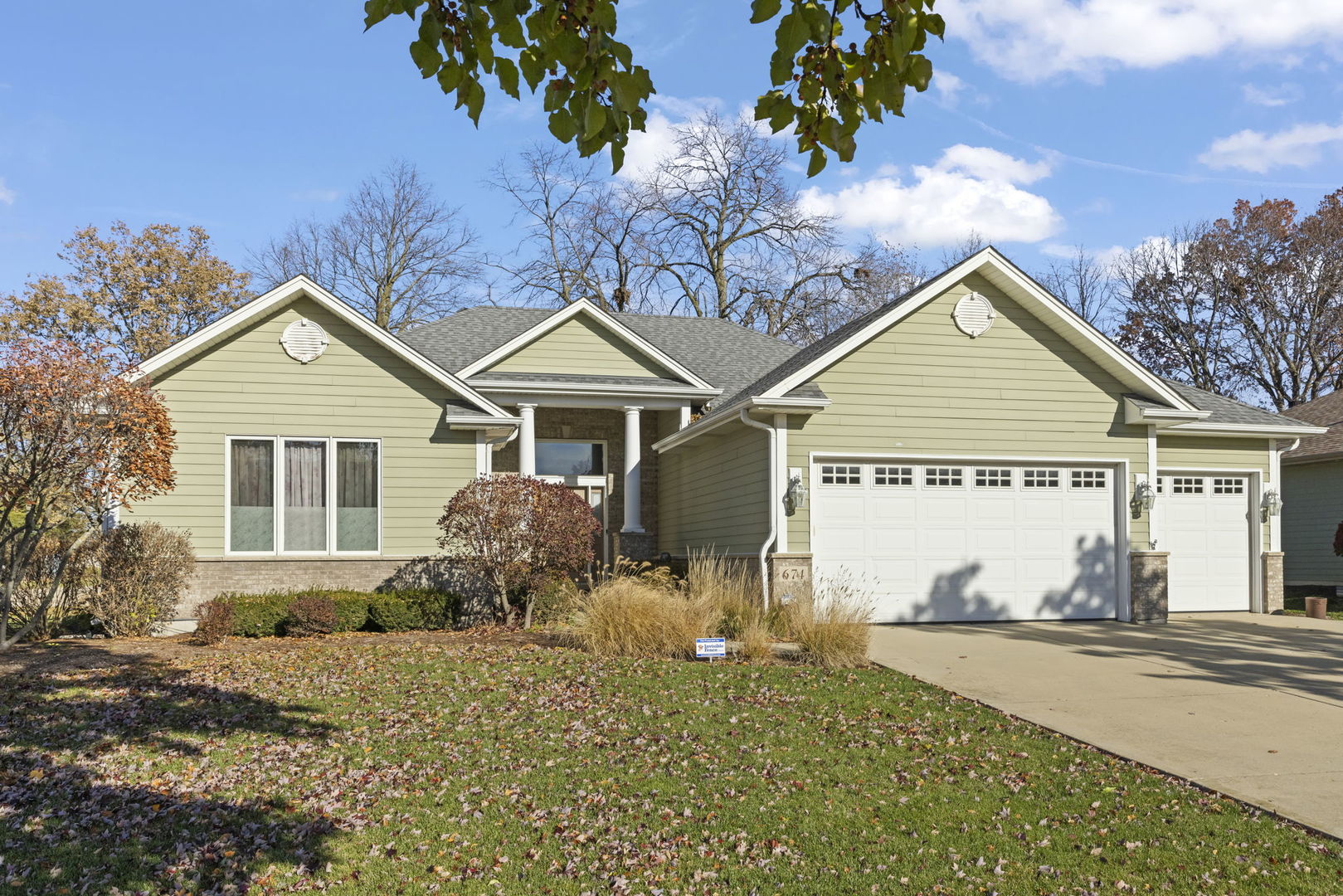 674 Friar Drive, Aurora, IL 60505