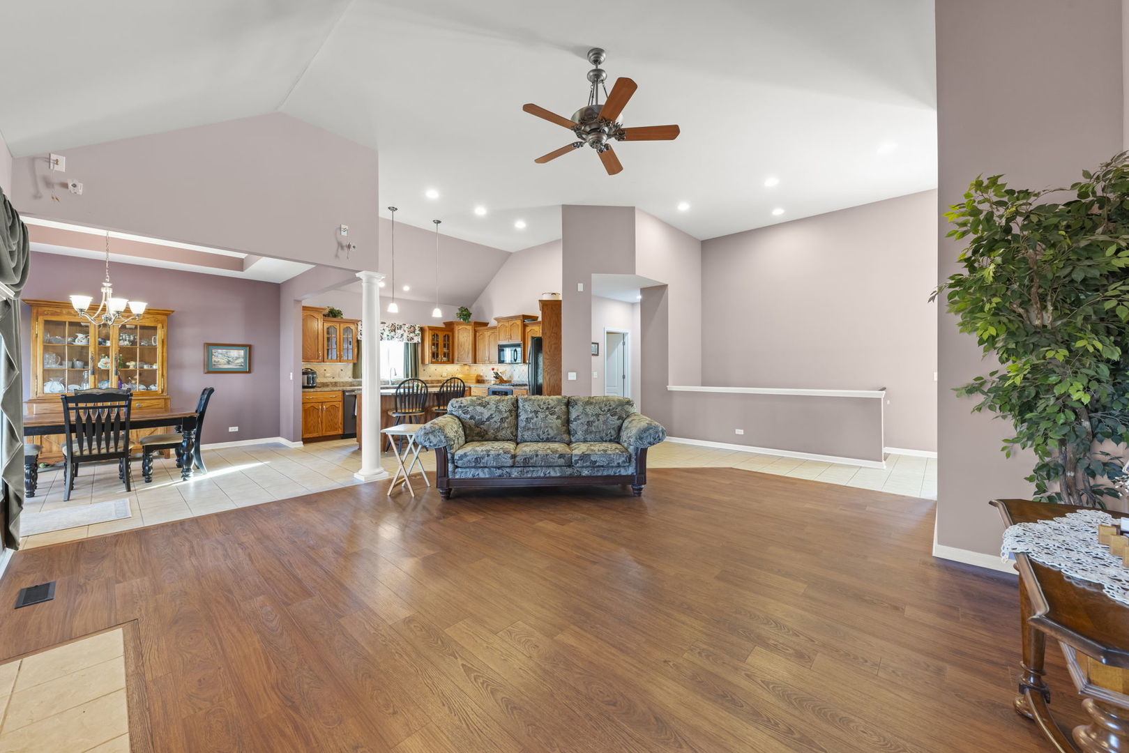 674 Friar Drive, Aurora, IL 60505