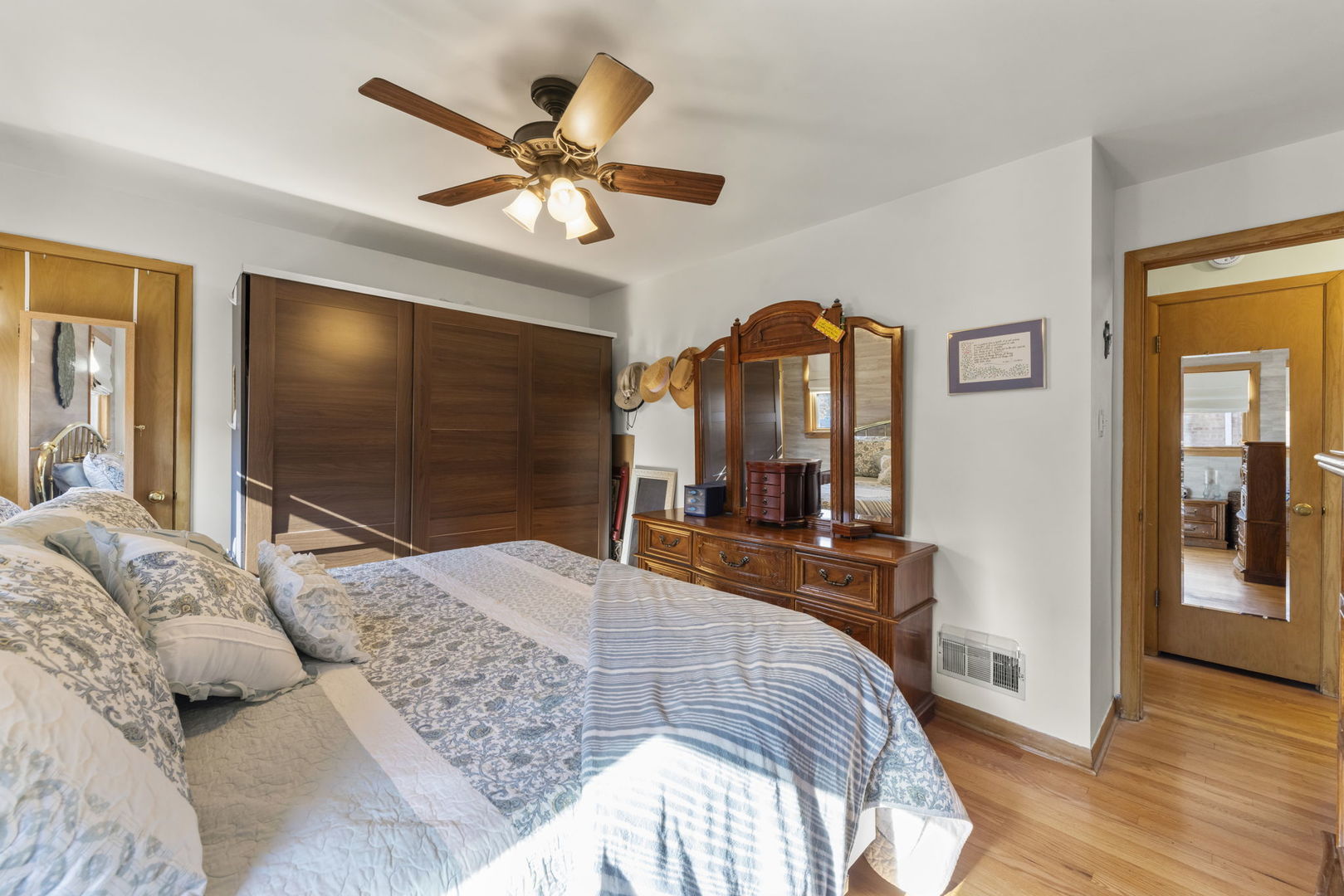 8625 S Kildare Avenue, Chicago, IL 60652