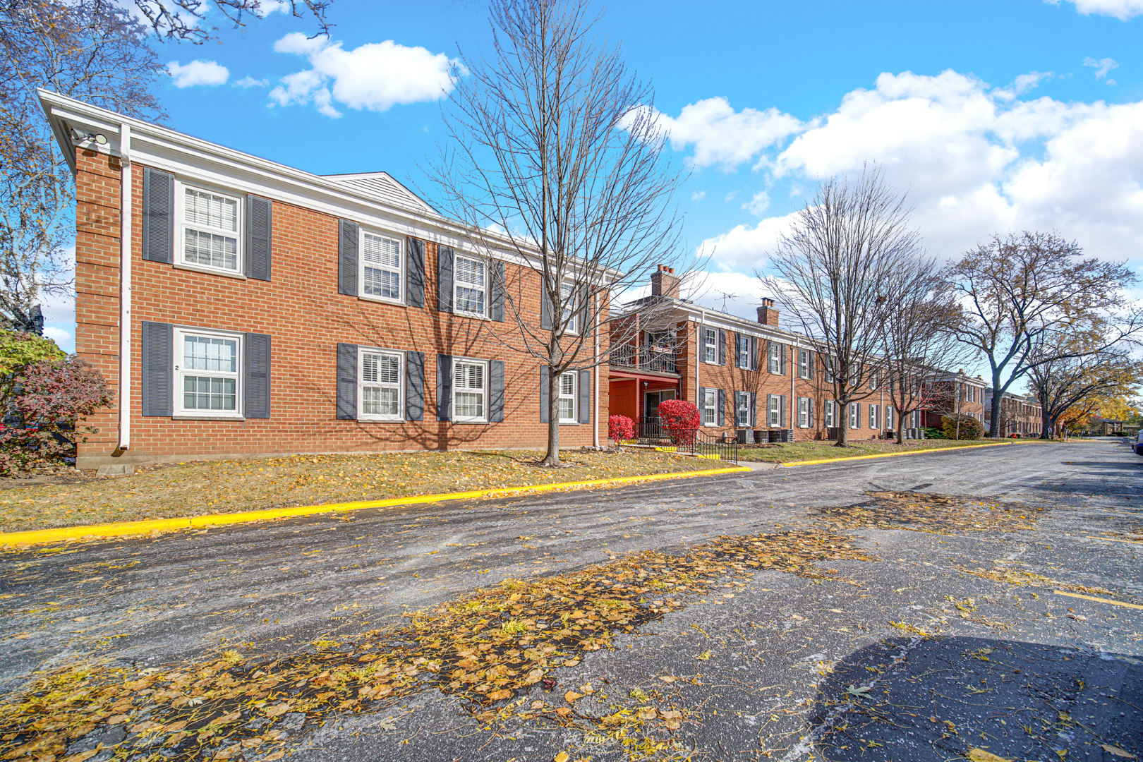 521 Coventry Lane #12, Crystal Lake, IL 60014