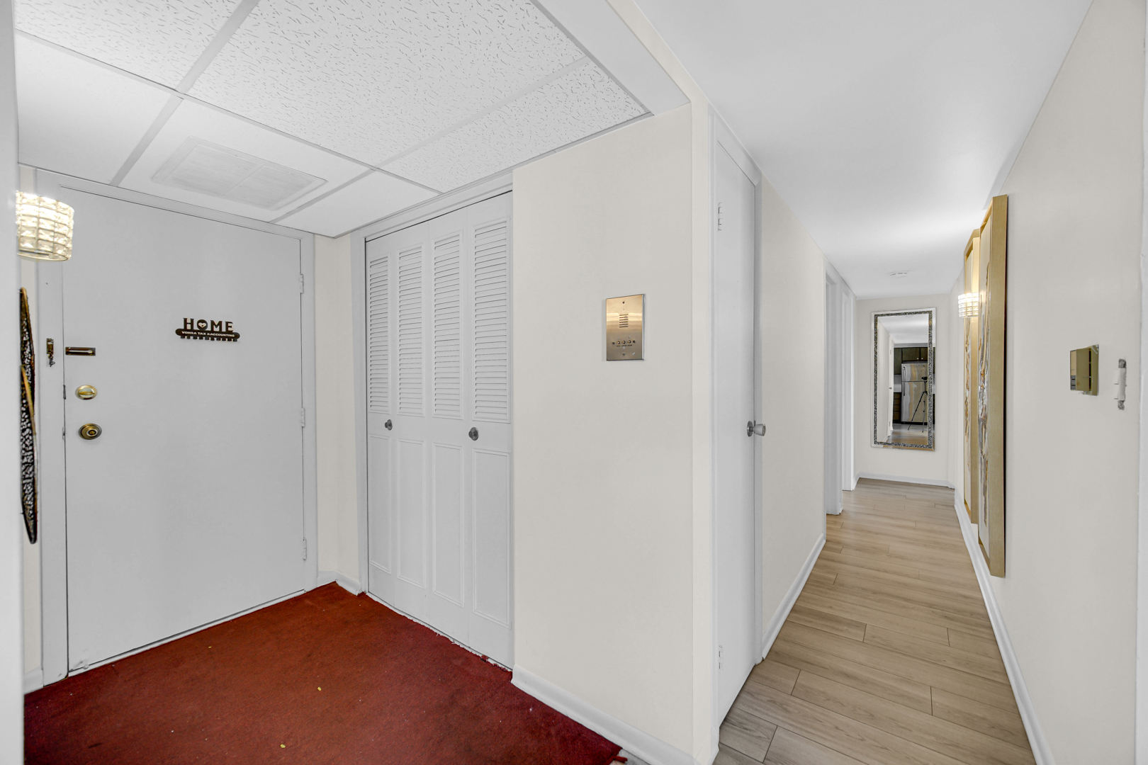 521 Coventry Lane #12, Crystal Lake, IL 60014