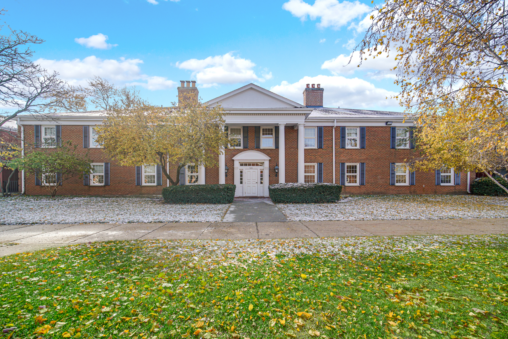 521 Coventry Lane #12, Crystal Lake, IL 60014