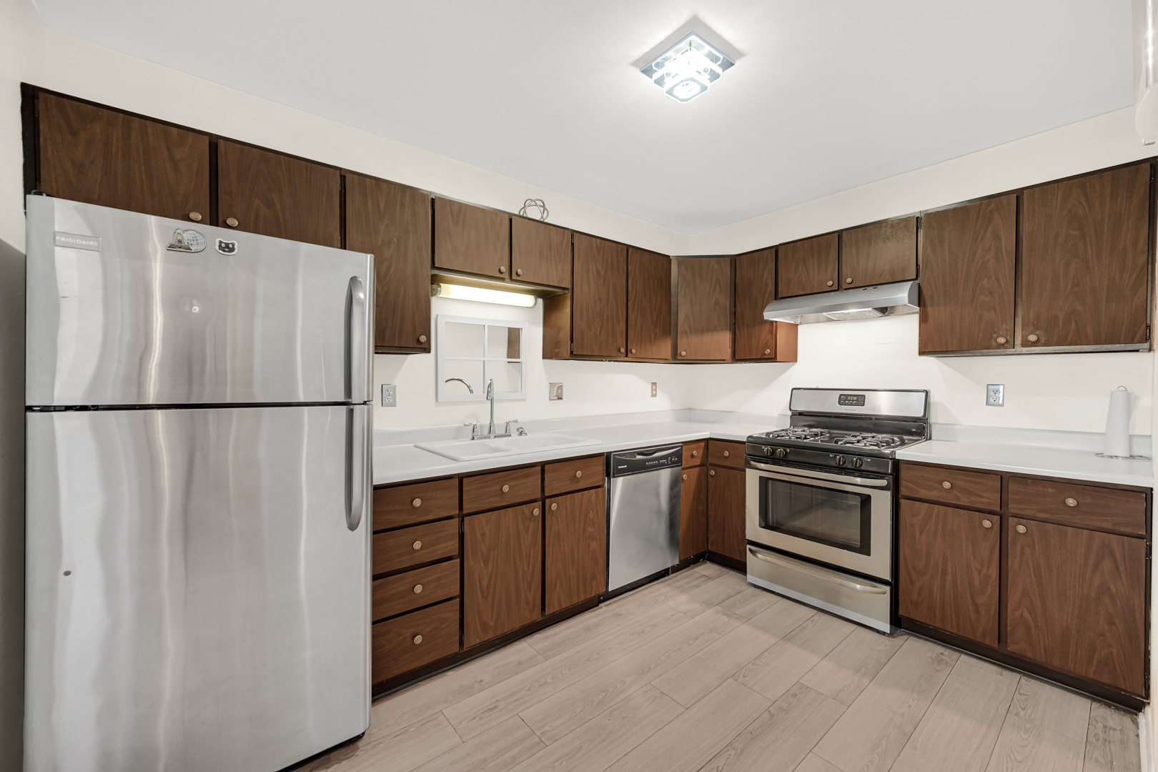 521 Coventry Lane #12, Crystal Lake, IL 60014