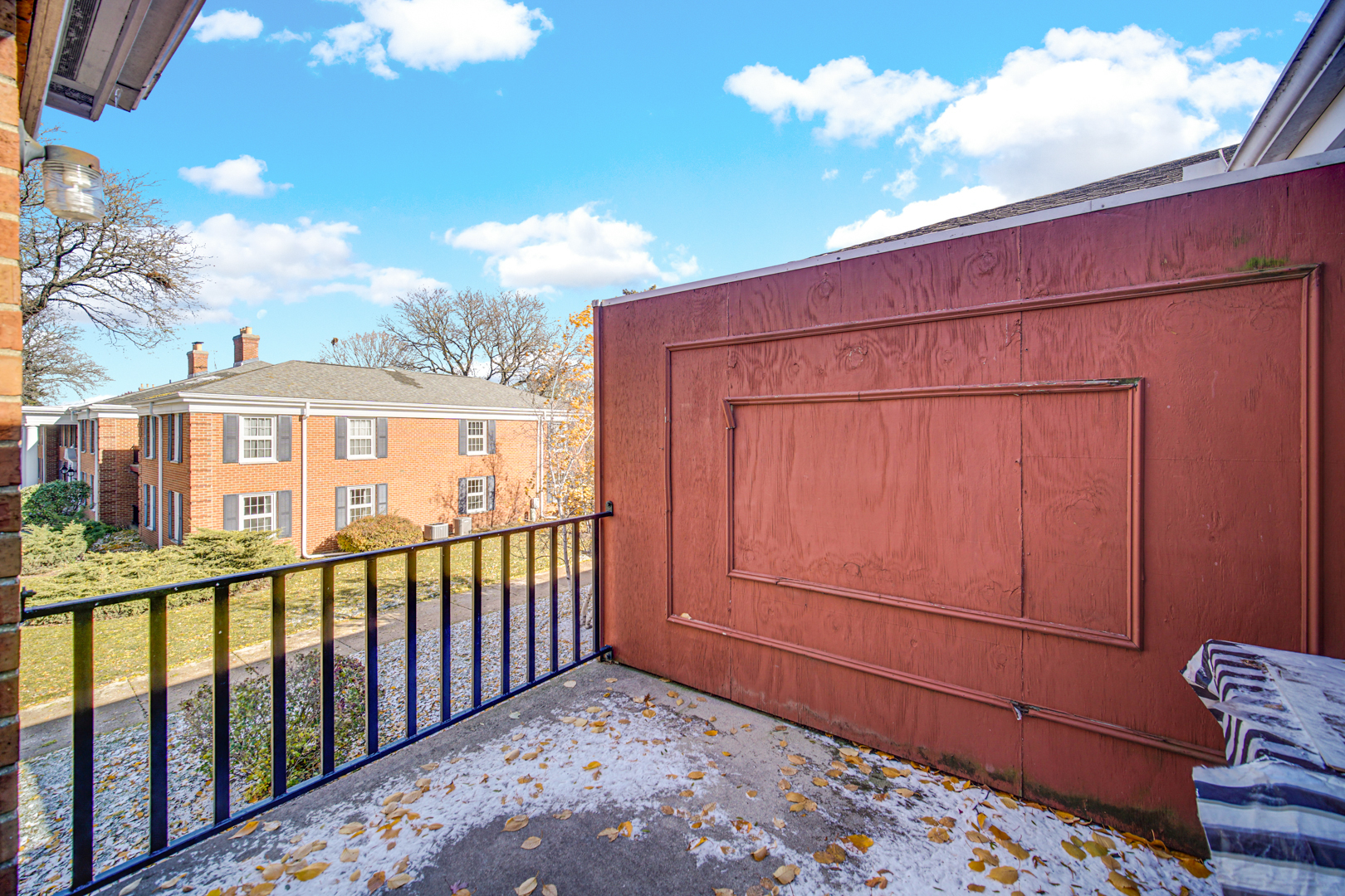 521 Coventry Lane #12, Crystal Lake, IL 60014