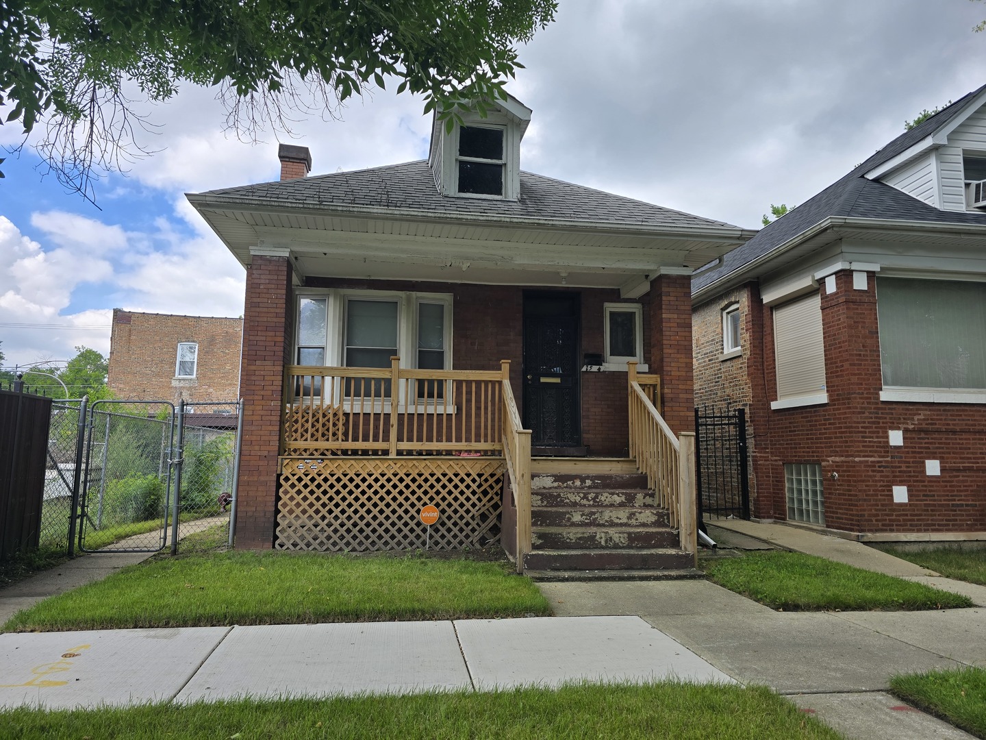 7554 S Saint Lawrence Avenue, Chicago, IL 60619