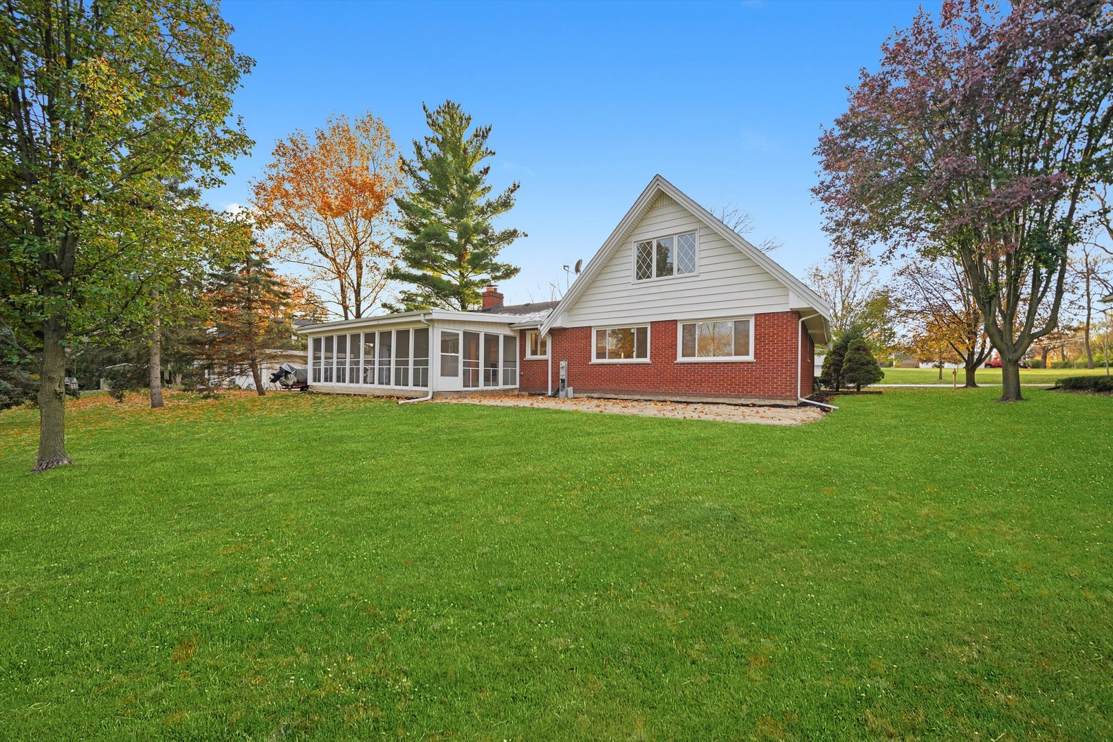 7925 William Drive, Willowbrook, IL 60527