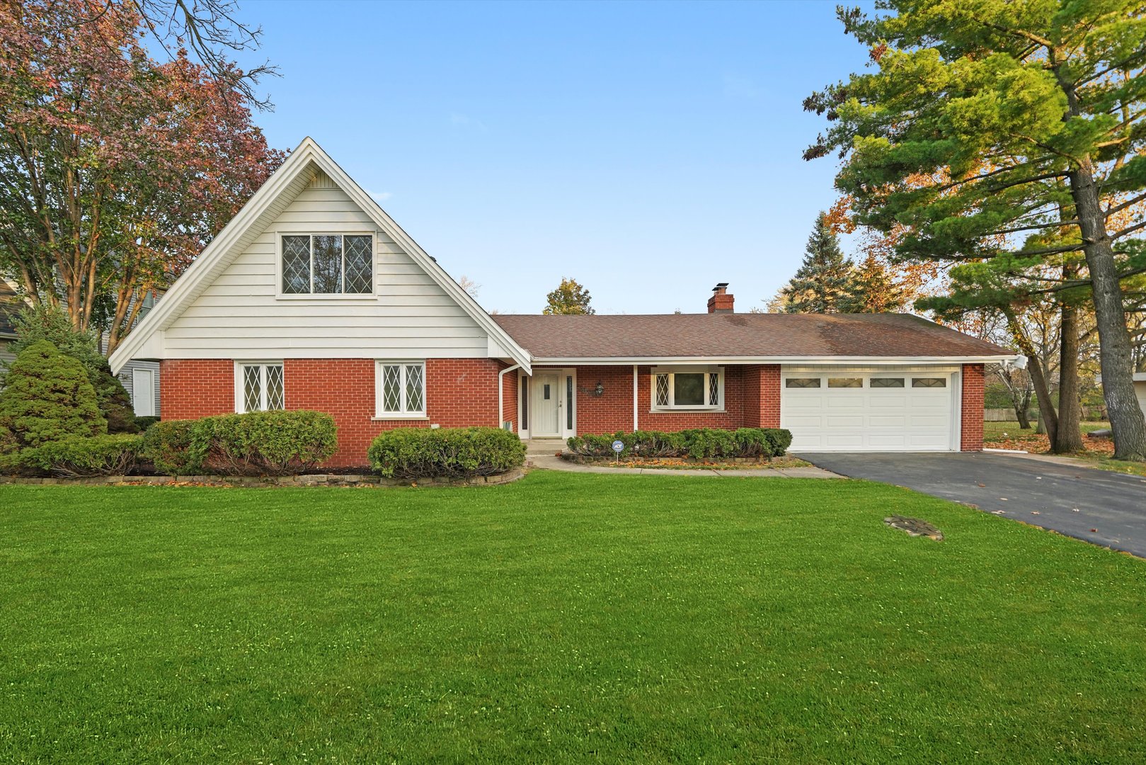 7925 William Drive, Willowbrook, IL 60527