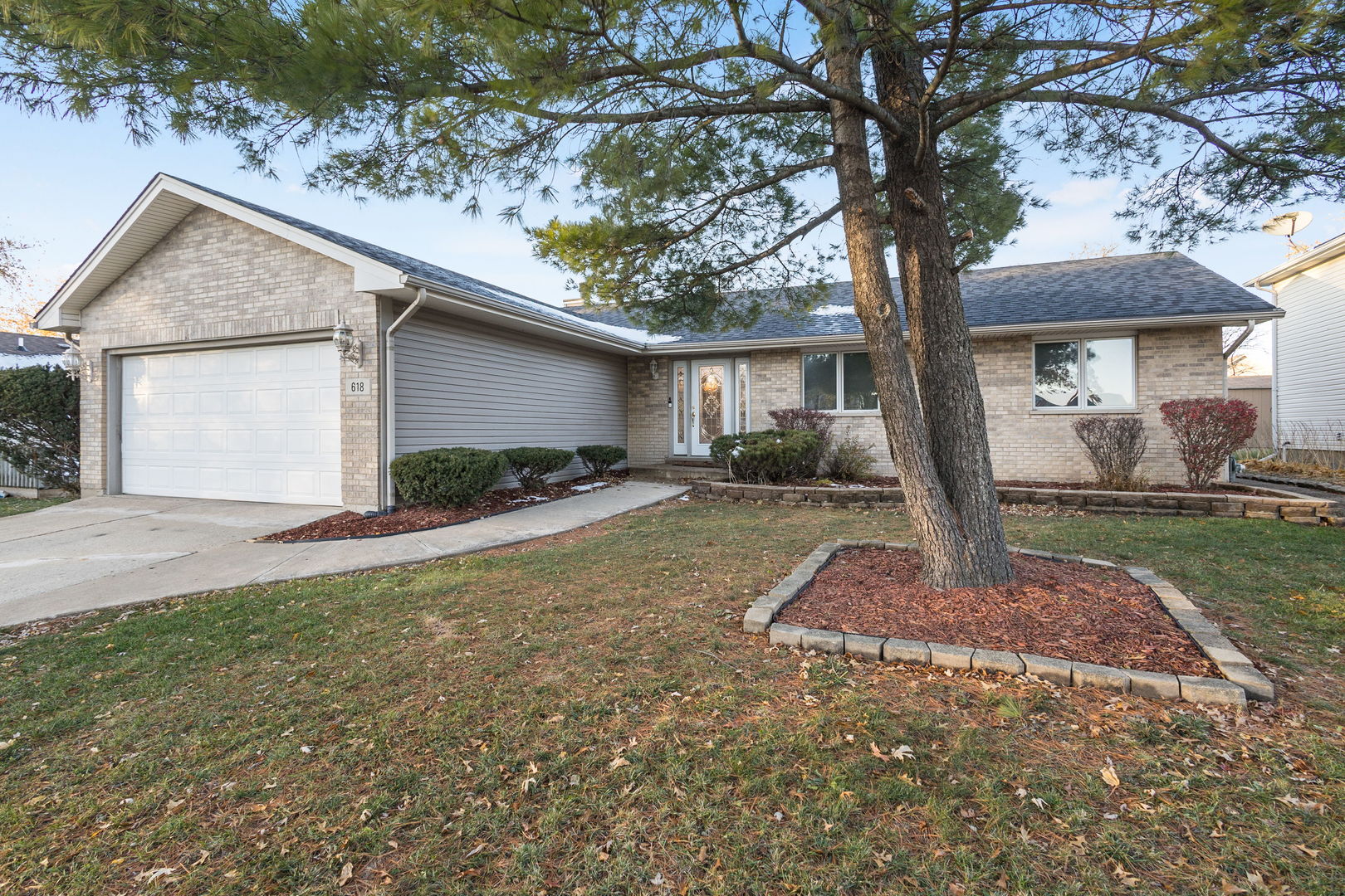 618 Old Forge Lane, University Park, IL 60484