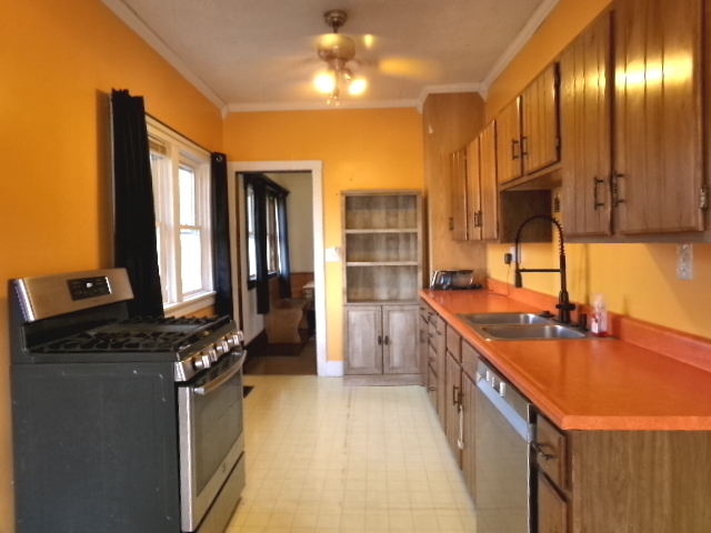 701 W South Street, Clinton, IL 61727