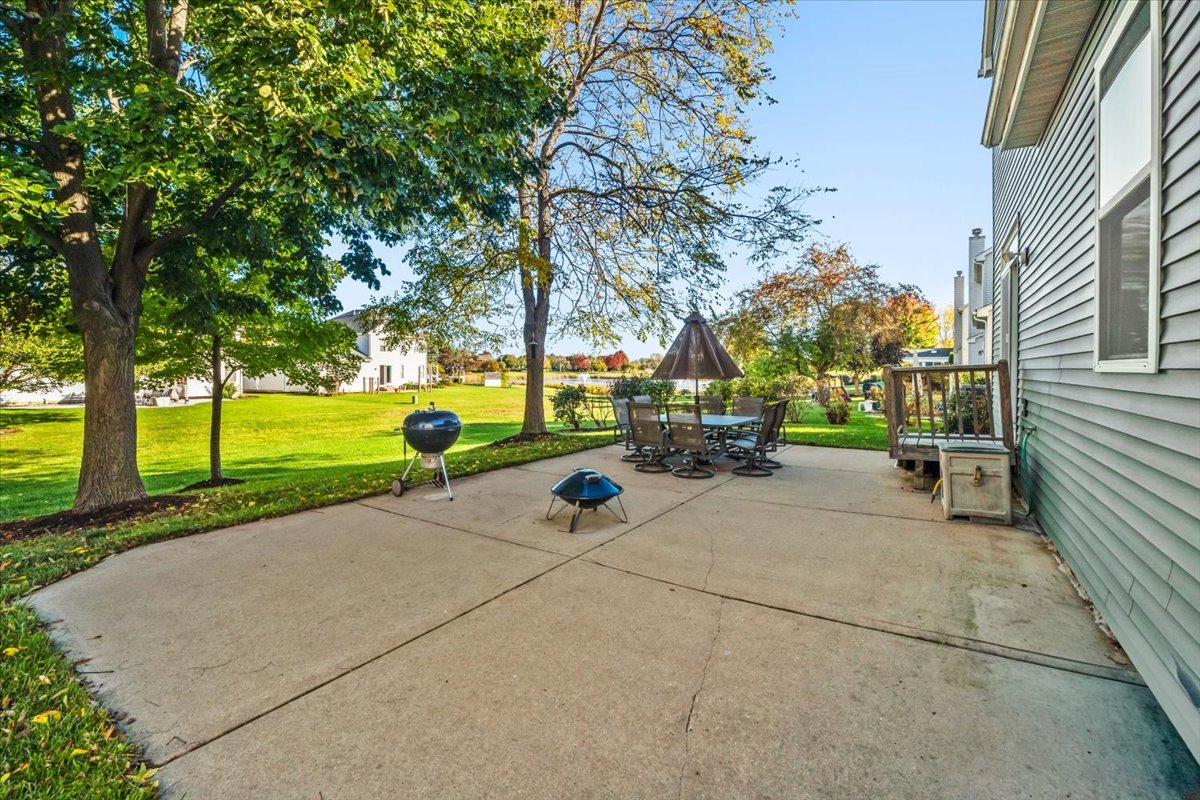 2385 Barnhart Street, West Chicago, IL 60185