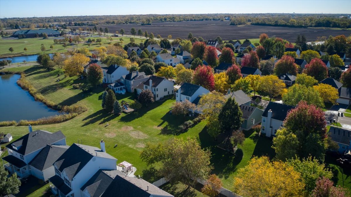 2385 Barnhart Street, West Chicago, IL 60185