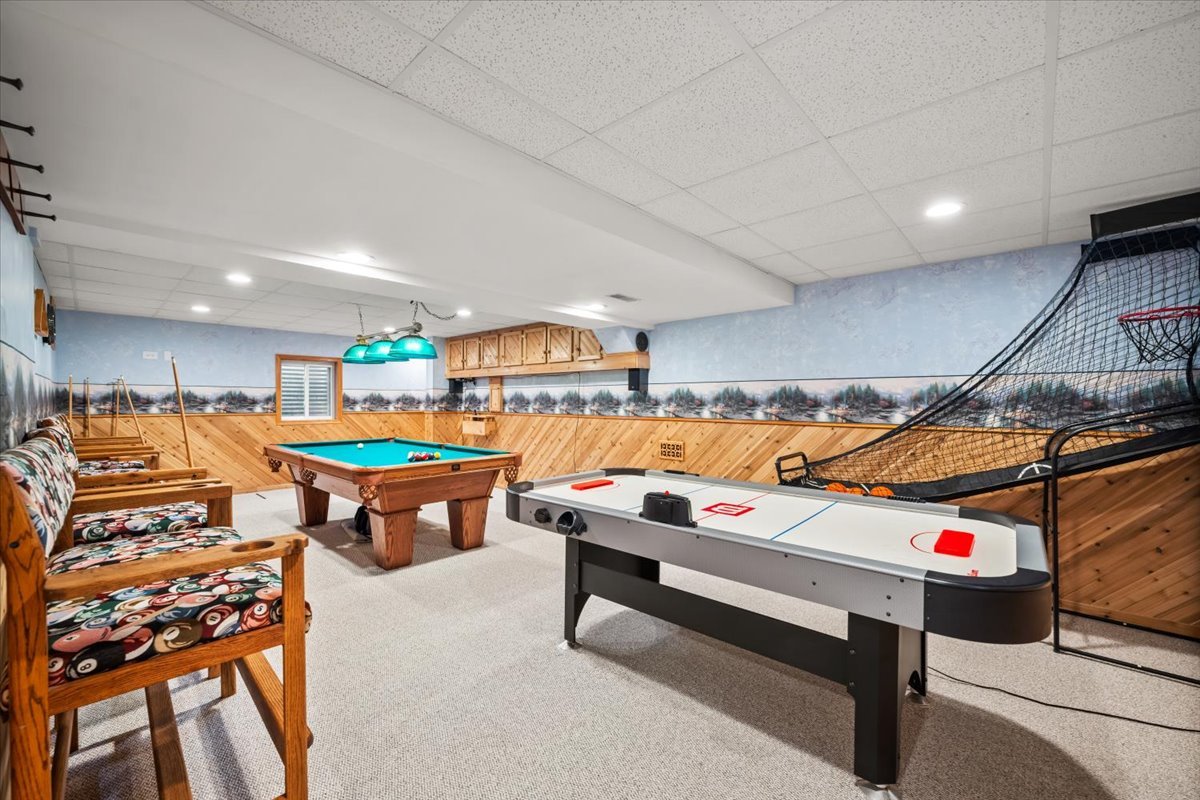 2385 Barnhart Street, West Chicago, IL 60185