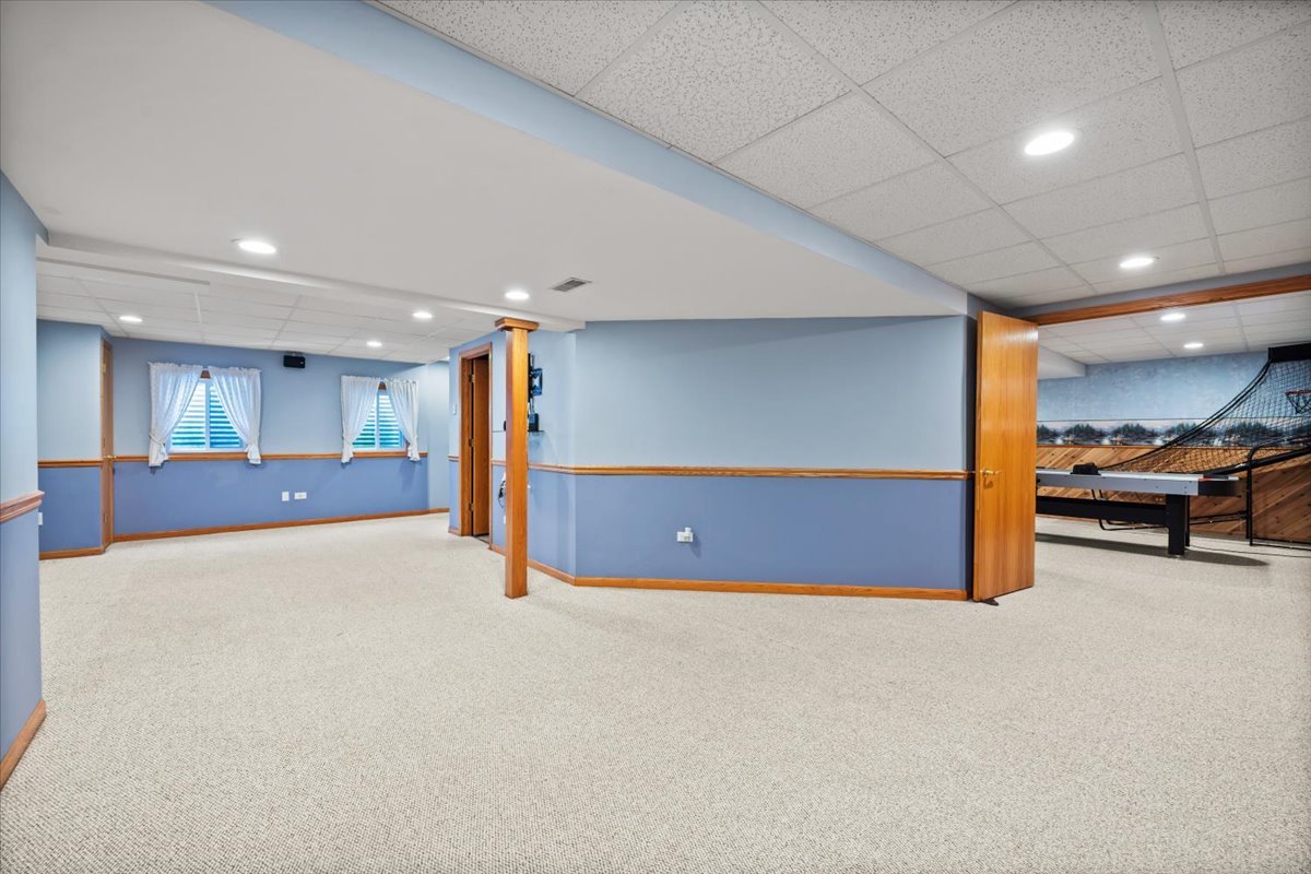 2385 Barnhart Street, West Chicago, IL 60185