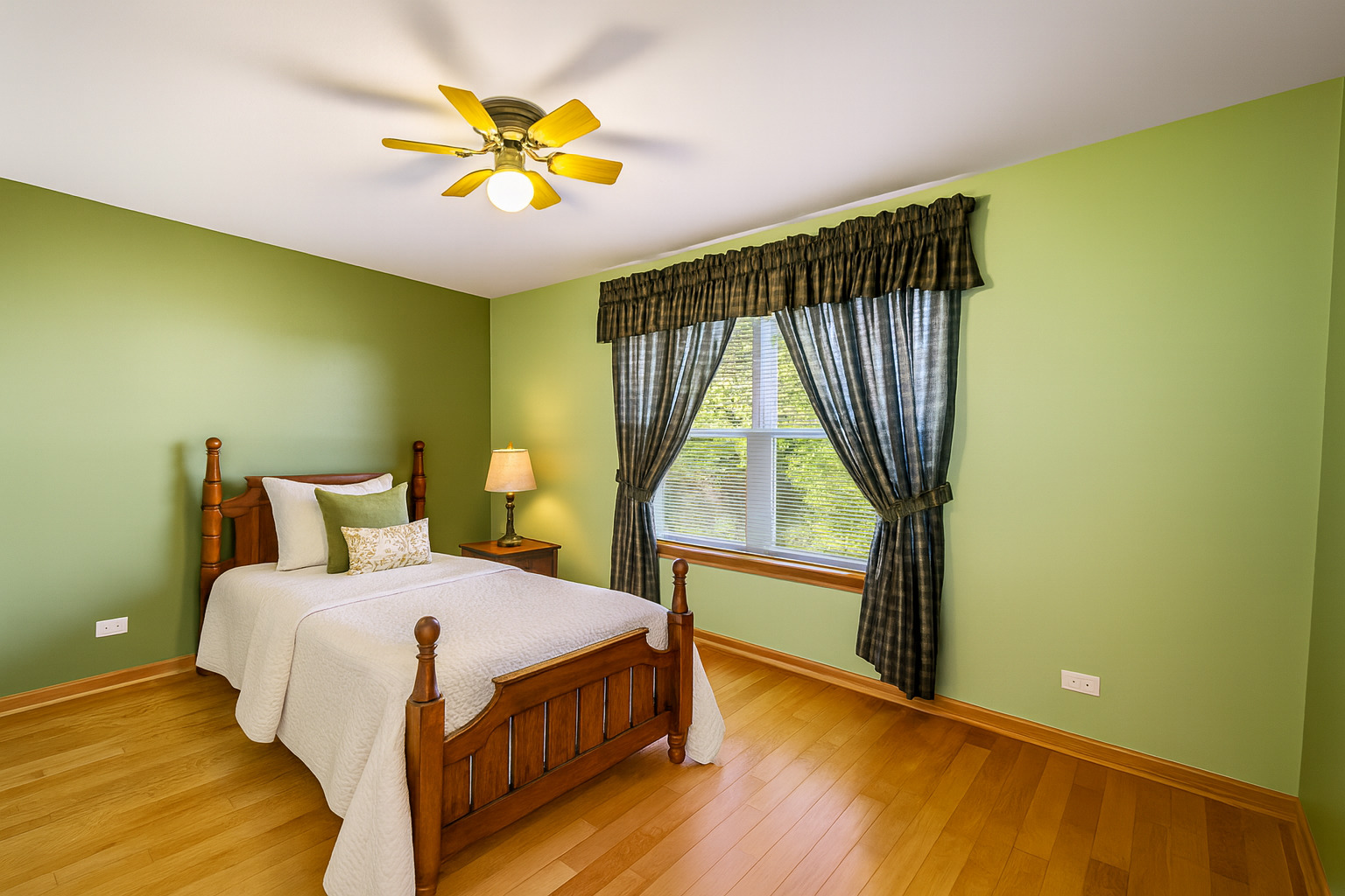 2385 Barnhart Street, West Chicago, IL 60185