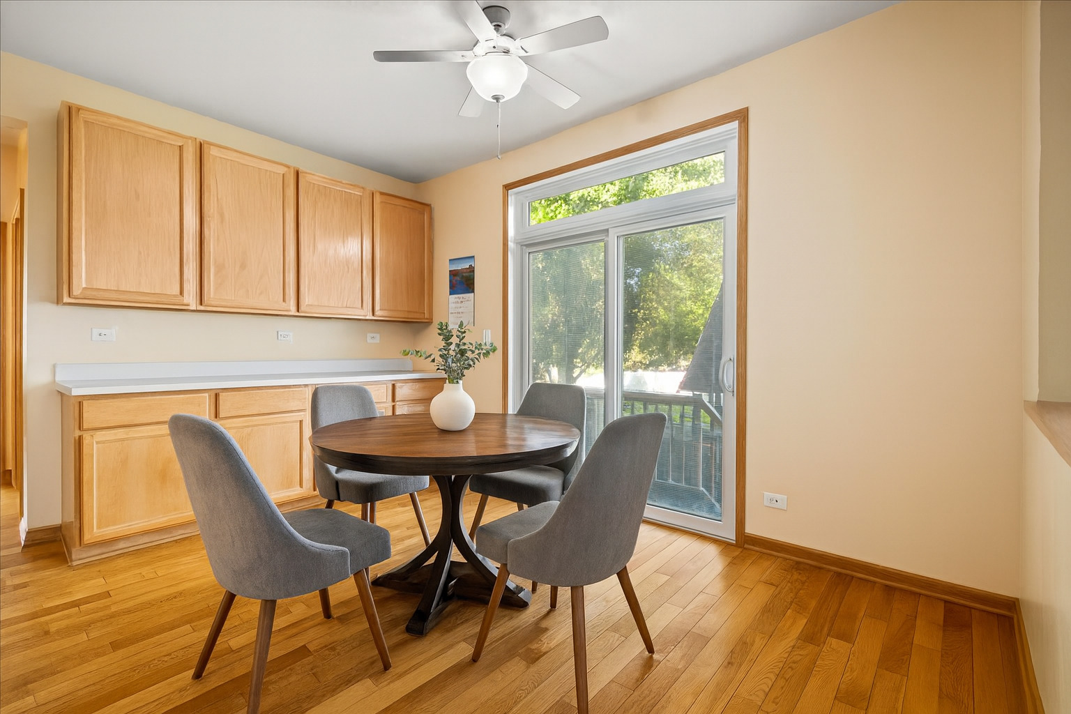 2385 Barnhart Street, West Chicago, IL 60185