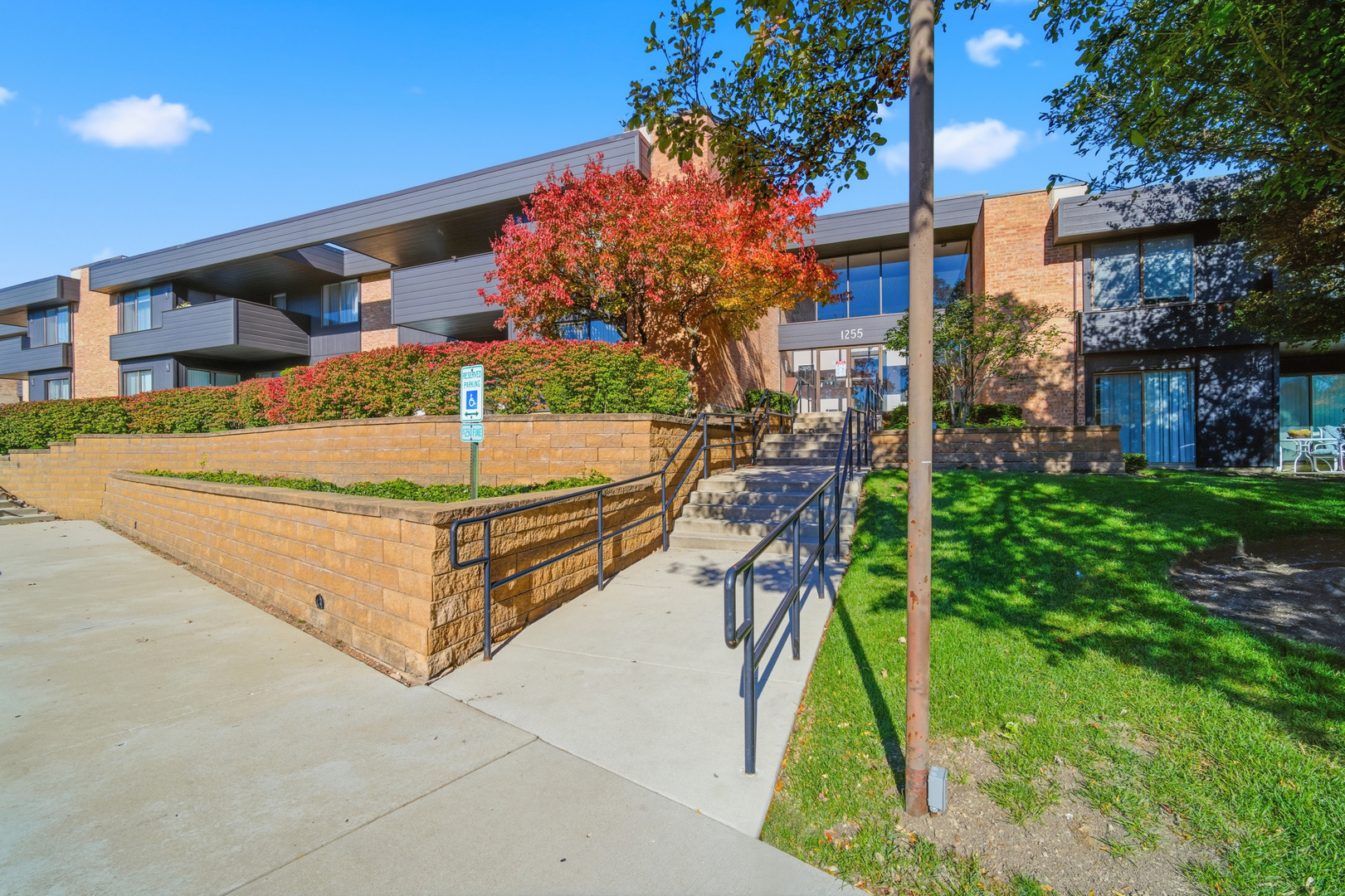 1255 N STERLING Avenue #206, Palatine, IL 60067