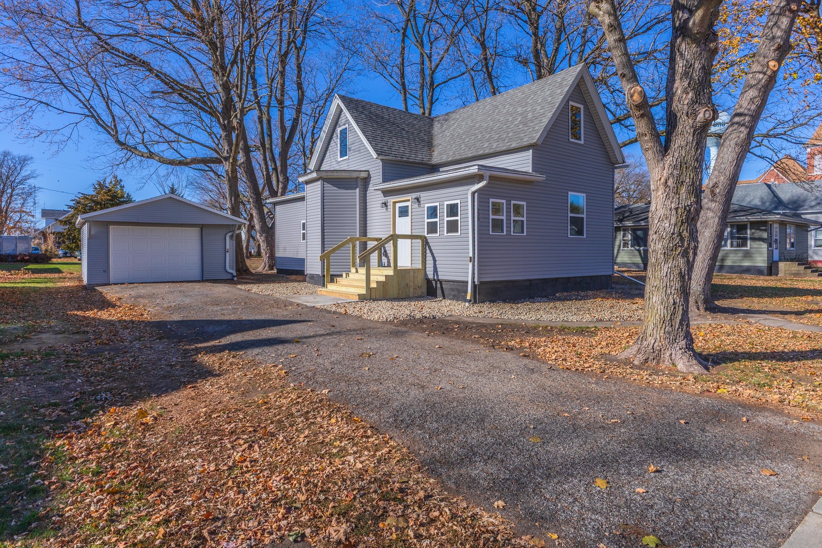 208 S Division Street, Stanford, IL 61774