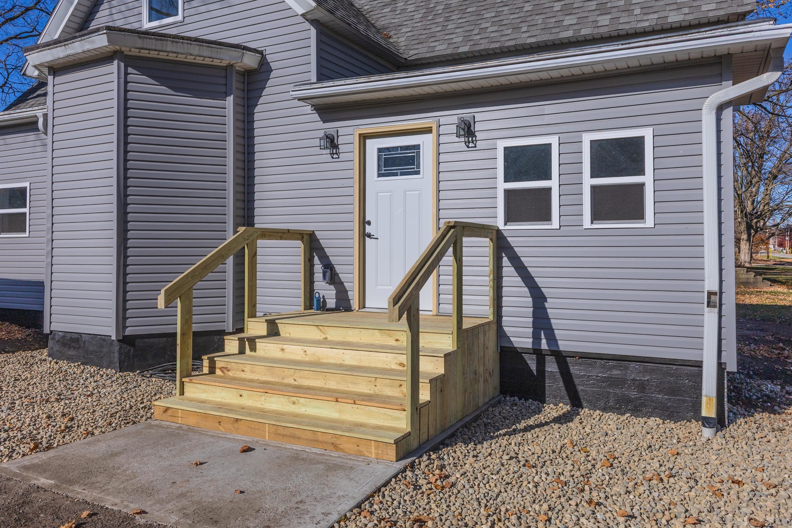 208 S Division Street, Stanford, IL 61774