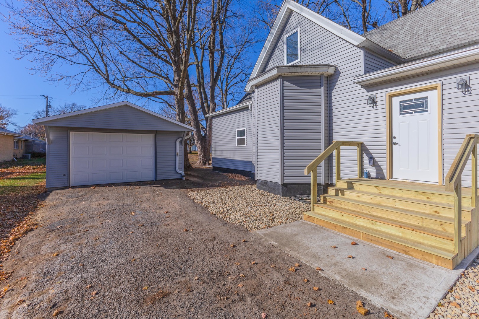 208 S Division Street, Stanford, IL 61774