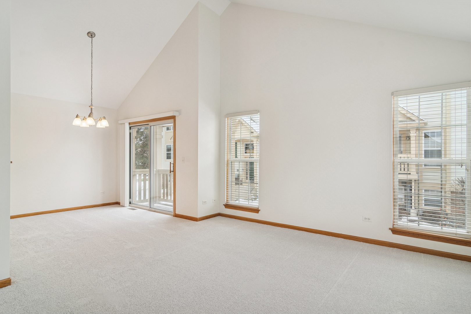 18611 W Sterling Court, Grayslake, IL 60030