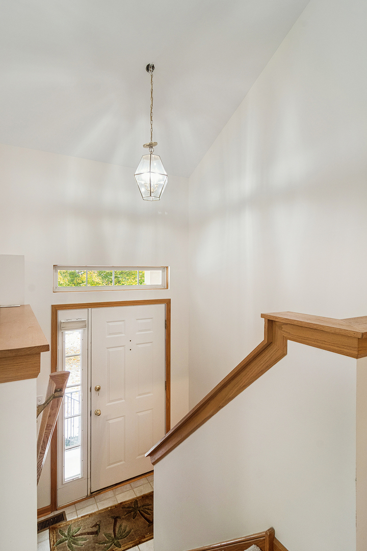 18611 W Sterling Court, Grayslake, IL 60030