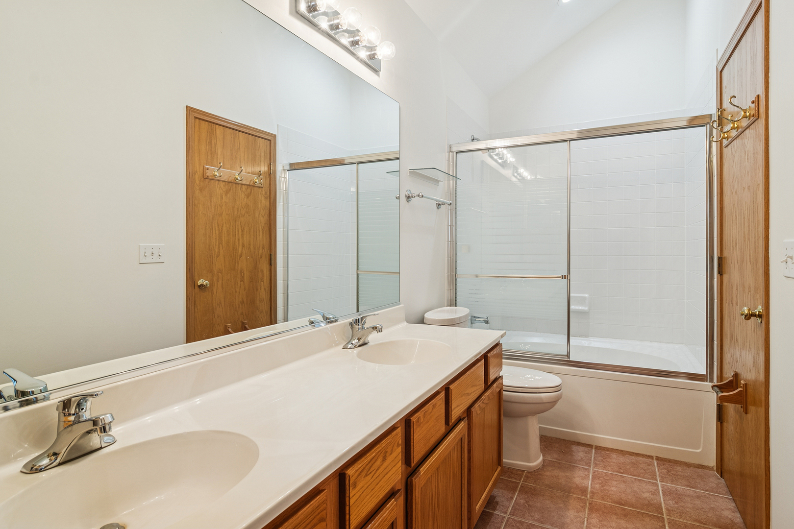 18611 W Sterling Court, Grayslake, IL 60030