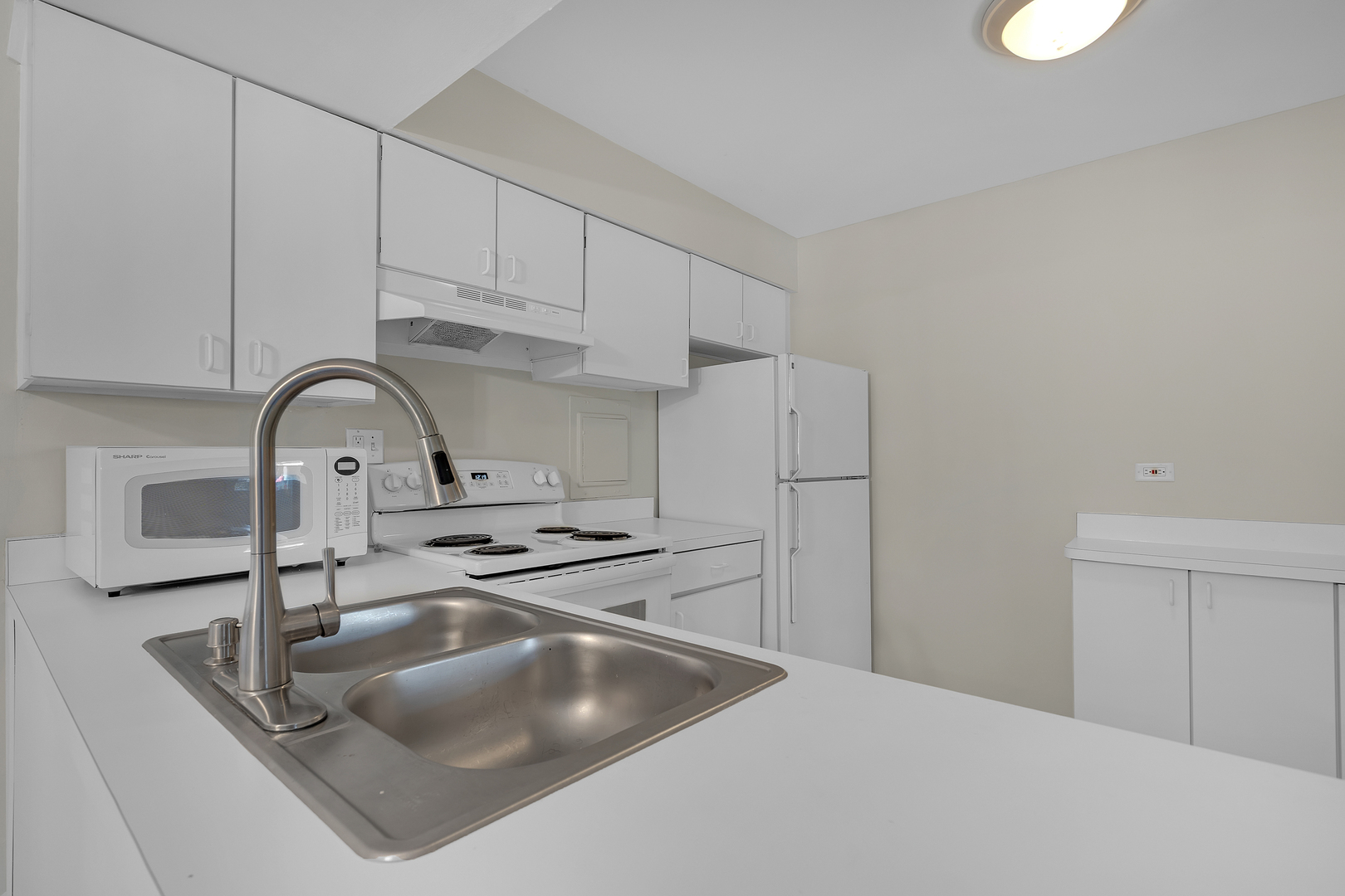 1808 Plum Grove Road #1B, Rolling Meadows, IL 60008