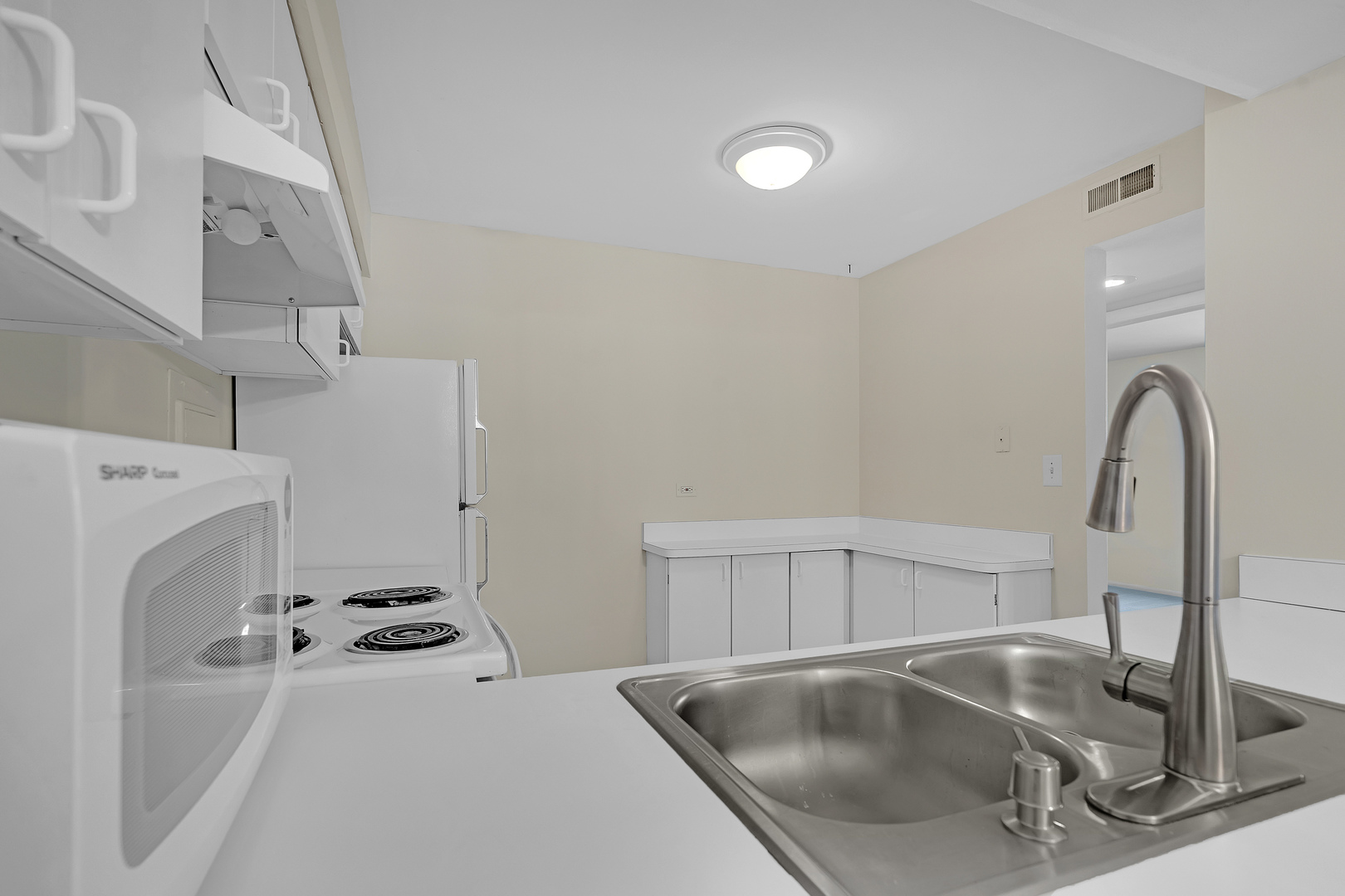 1808 Plum Grove Road #1B, Rolling Meadows, IL 60008