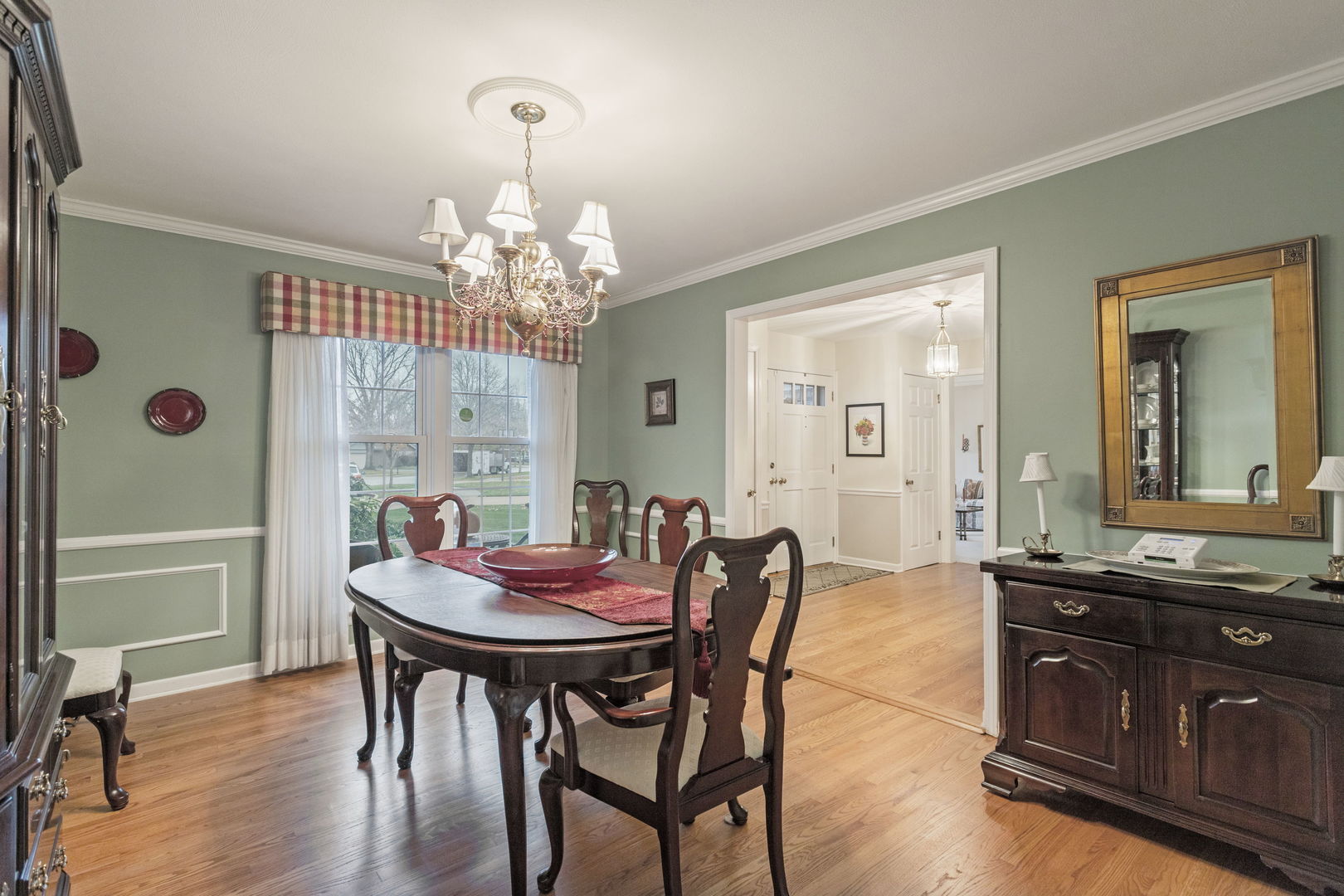 2407 N Hickory Lane, Arlington Heights, IL 60004