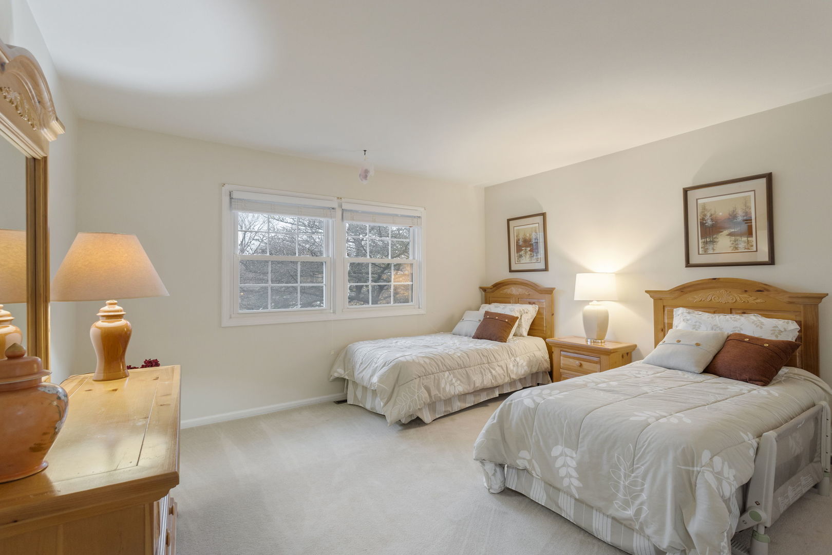 2407 N Hickory Lane, Arlington Heights, IL 60004