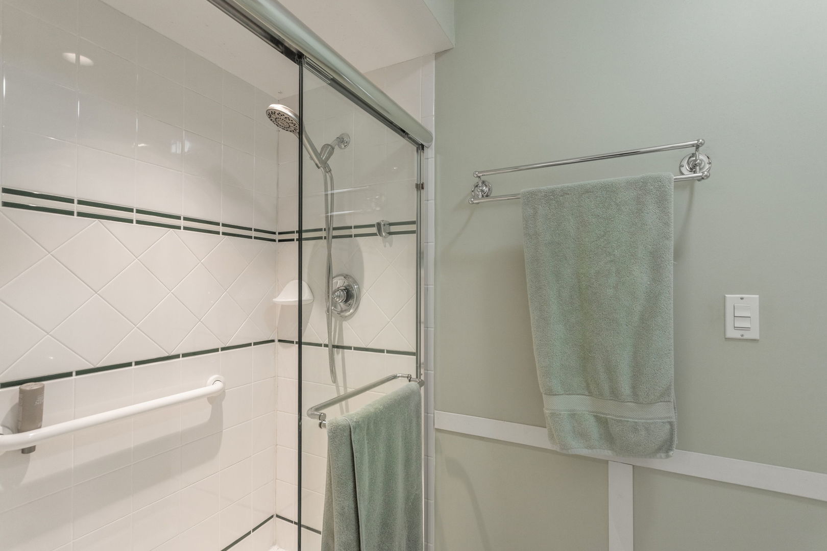 2407 N Hickory Lane, Arlington Heights, IL 60004