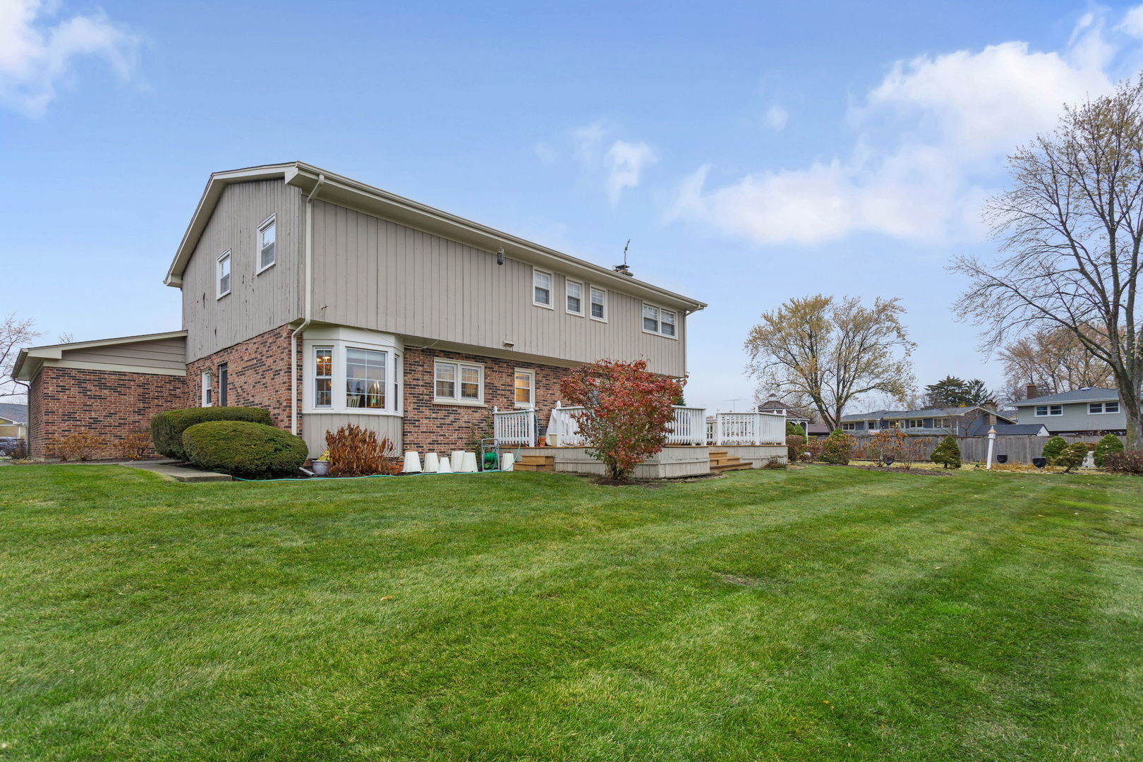 2407 N Hickory Lane, Arlington Heights, IL 60004