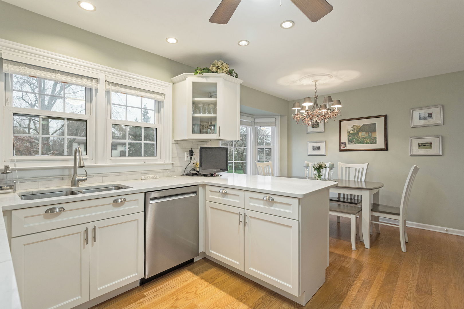 2407 N Hickory Lane, Arlington Heights, IL 60004