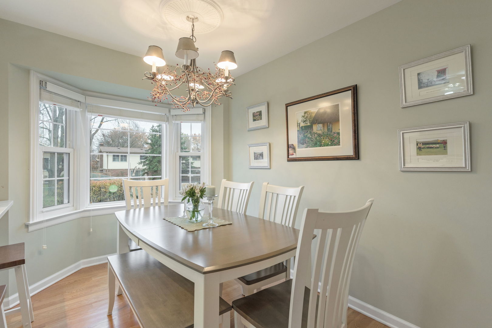 2407 N Hickory Lane, Arlington Heights, IL 60004