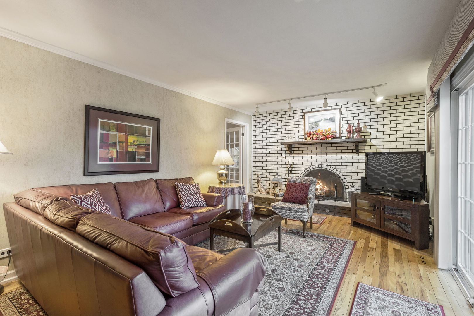 2407 N Hickory Lane, Arlington Heights, IL 60004