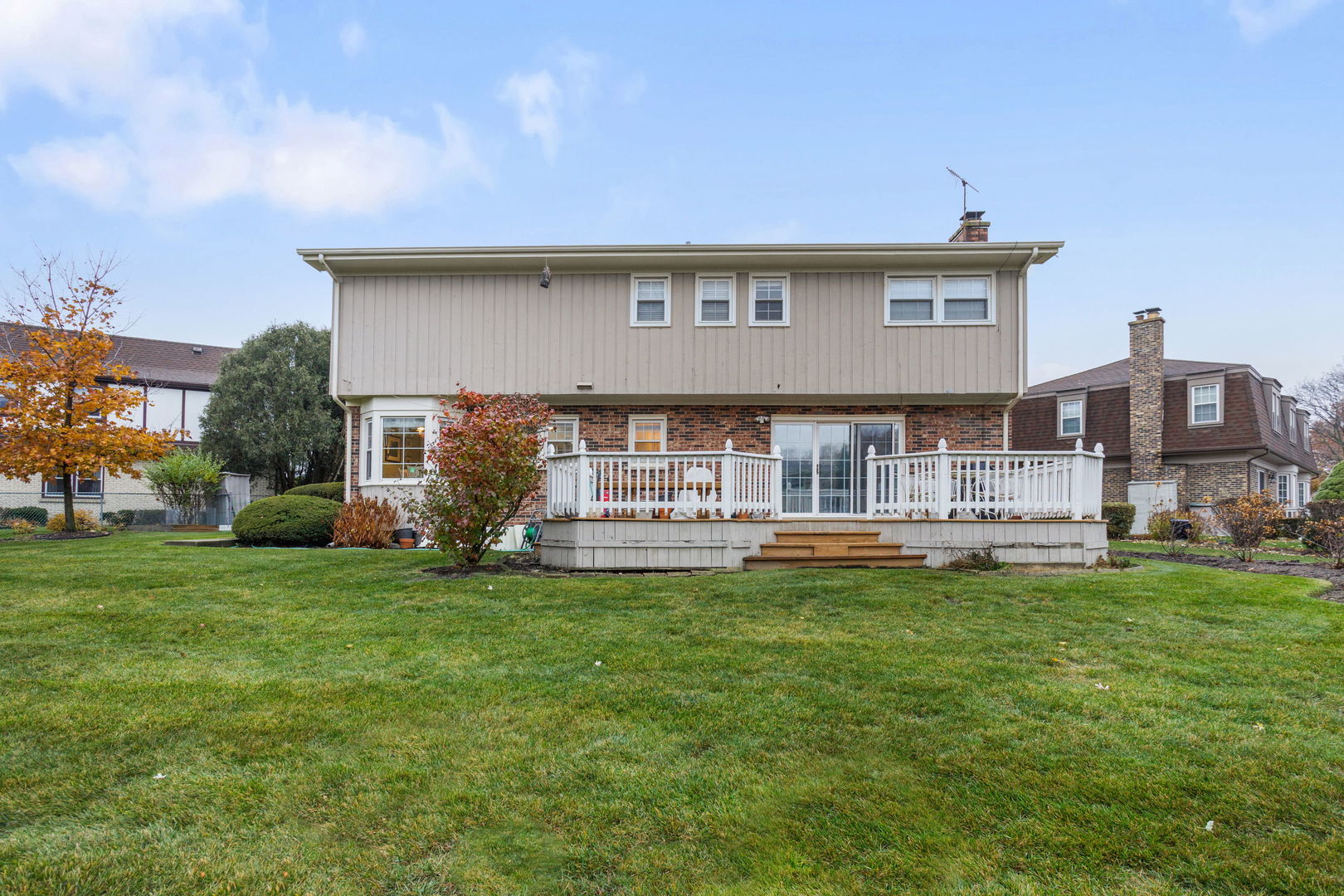 2407 N Hickory Lane, Arlington Heights, IL 60004