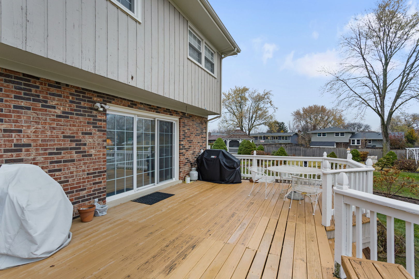 2407 N Hickory Lane, Arlington Heights, IL 60004