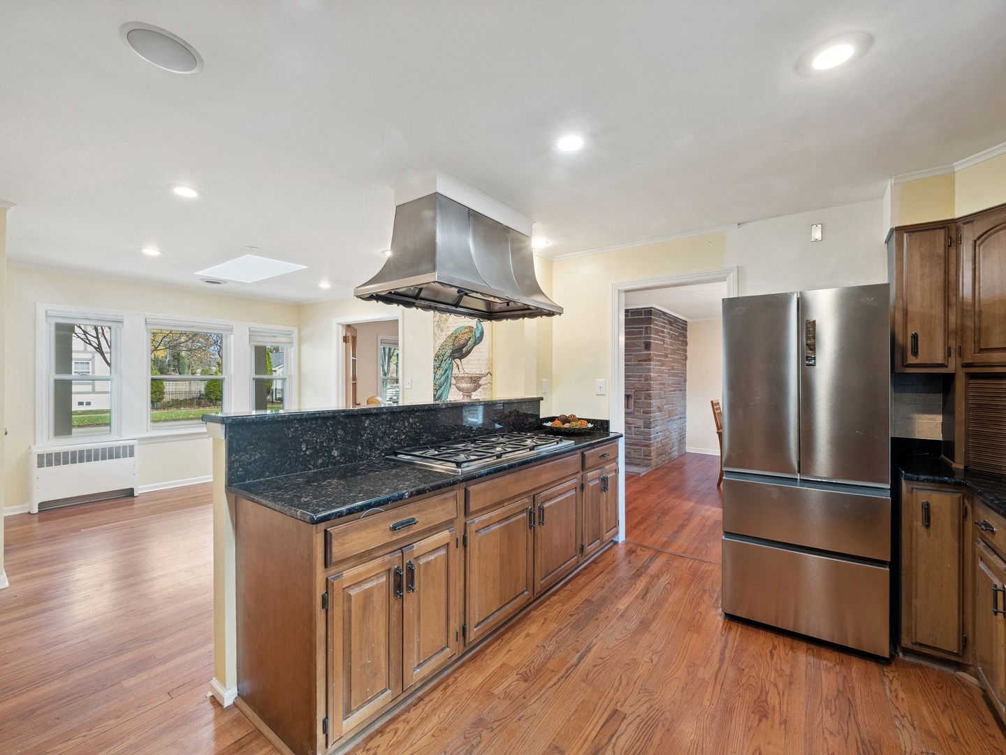 295 Ardmore Road, Des Plaines, IL 60016