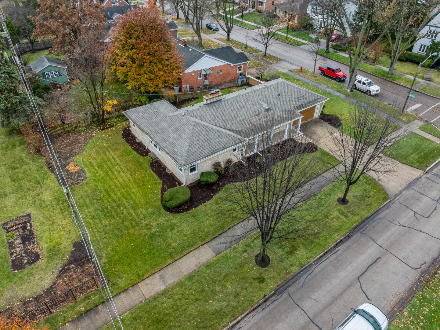 295 Ardmore Road, Des Plaines, IL 60016
