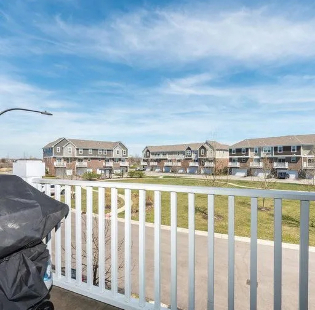 2942 Madison Drive, Naperville, IL 60564