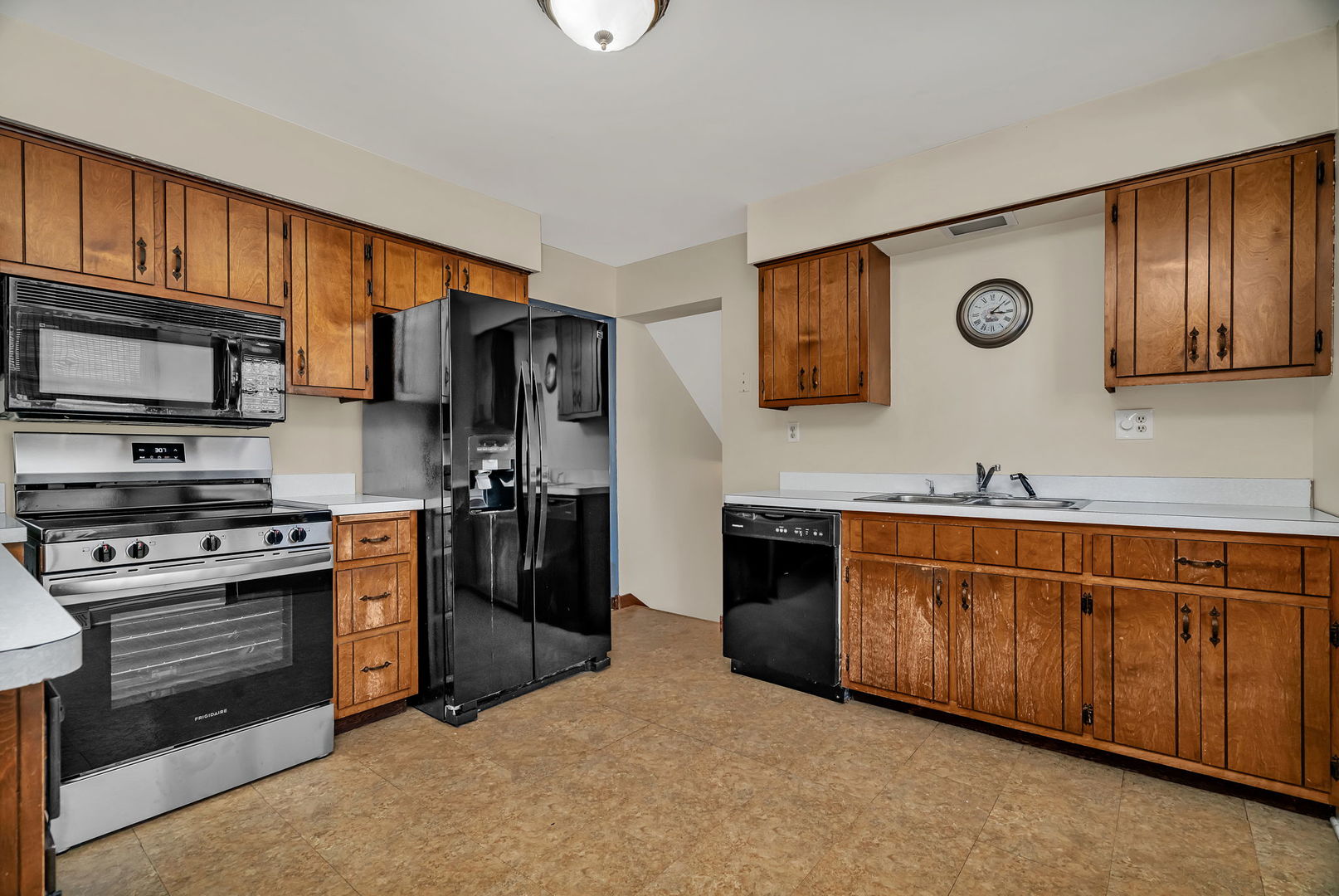 24055 S Lakeview Drive, Minooka, IL 60447