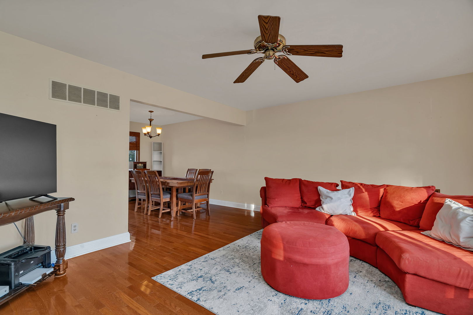 24055 S Lakeview Drive, Minooka, IL 60447