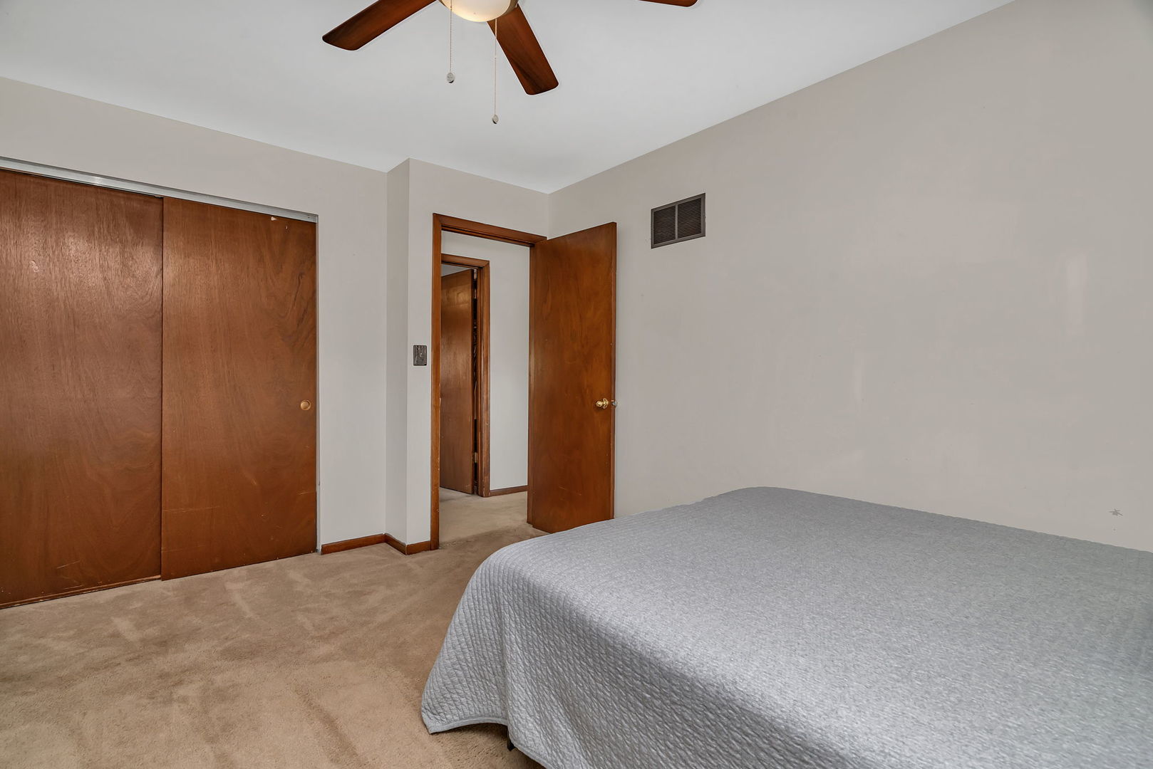 24055 S Lakeview Drive, Minooka, IL 60447