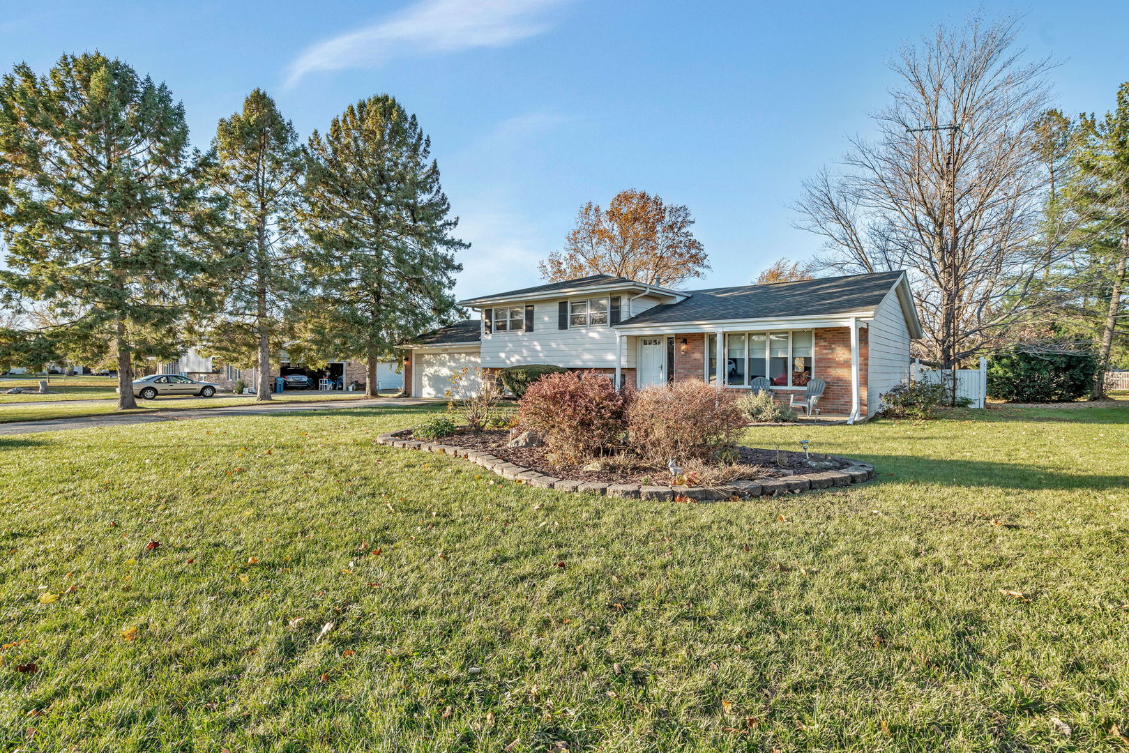 24055 S Lakeview Drive, Minooka, IL 60447