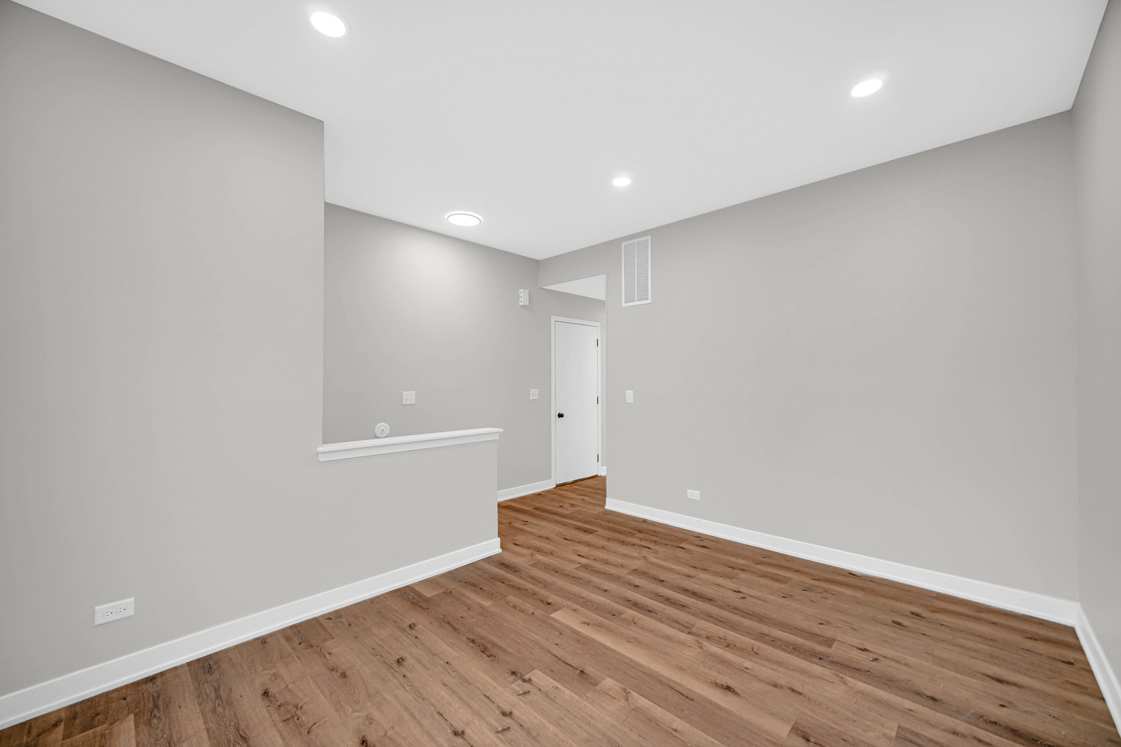 2205 Rossiter Parkway, Plainfield, IL 60586