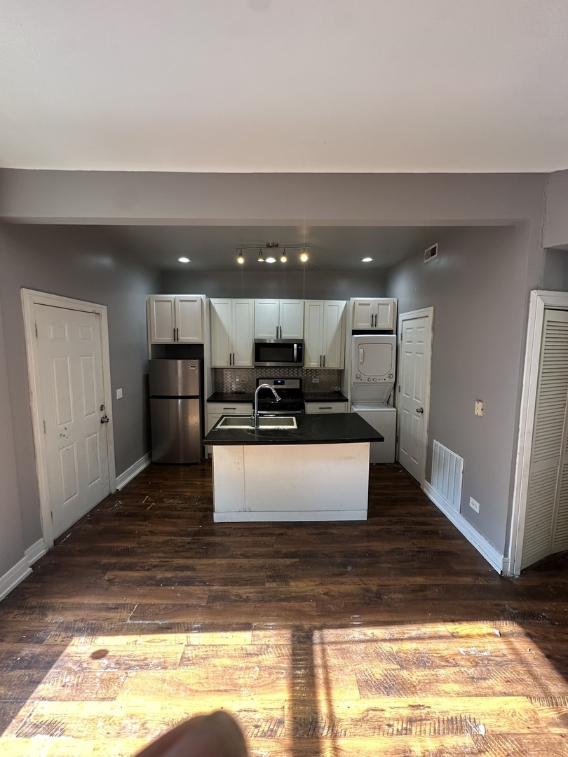 6506 S Saint Lawrence Avenue, Chicago, IL 60637