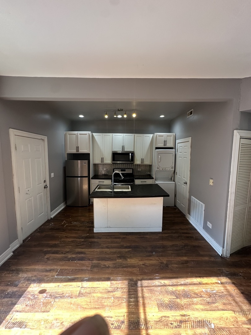 6506 S Saint Lawrence Avenue, Chicago, IL 60637