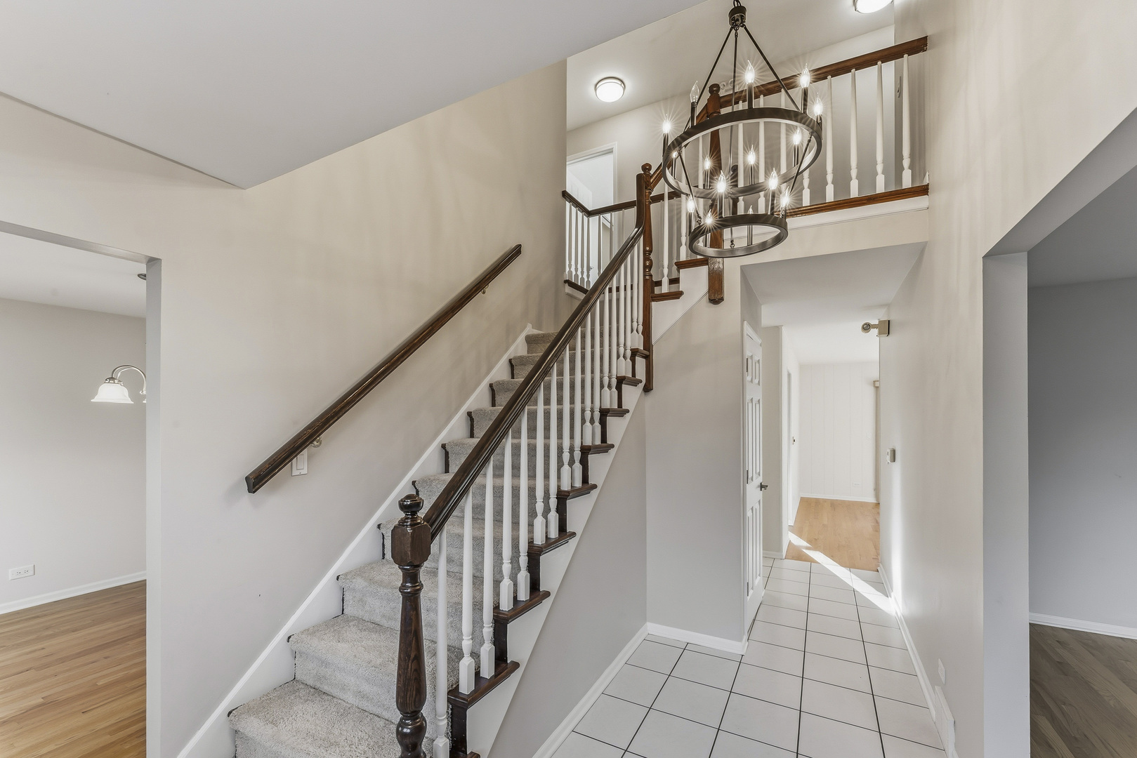 827 W Sandpiper Court, Palatine, IL 60067